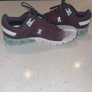 OnCloud women’s tennis shoe